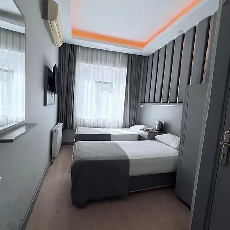 Hotel Crowned Boutique 2*