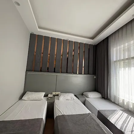 Ξενοδοχείο Crowned Boutique 2*