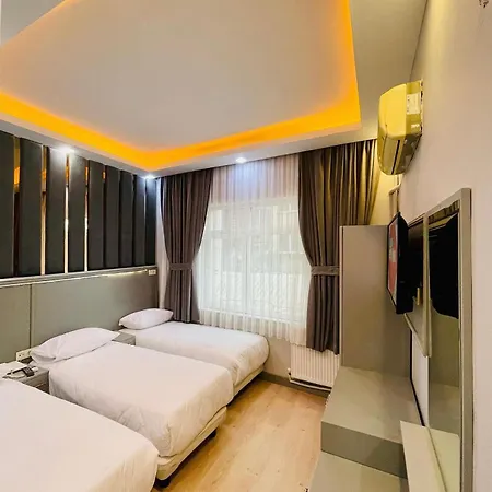 Crowned Boutique 호텔