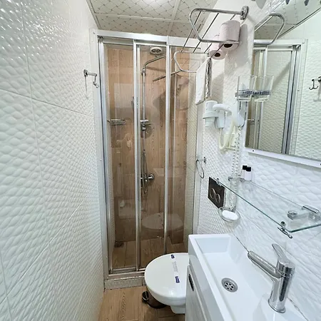 Crowned Boutique 2* 이스탄불