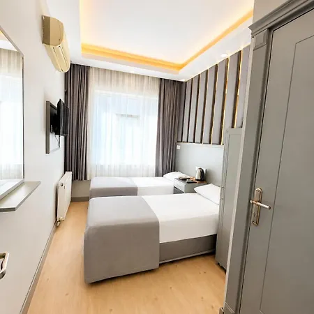 Hotel Crowned Boutique 2*