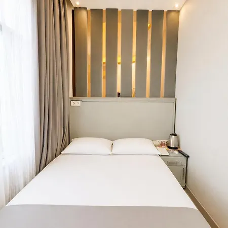 Hotel Crowned Boutique 2*
