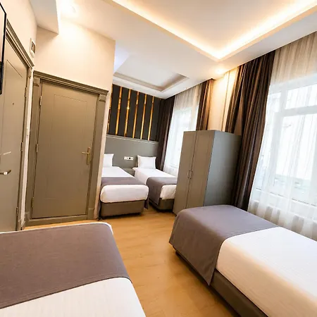 Hotel Crowned Boutique 2*