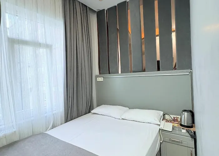 Crowned Boutique Ξενοδοχείο 2*