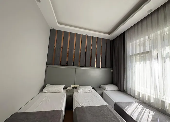 Ξενοδοχείο Crowned Boutique 2*